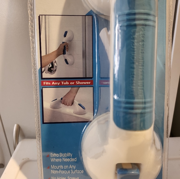NIB- IDEAWorks Super Grip Suction Mount Handle - Bath Safety Grip- $9 - Picture 4 of 5